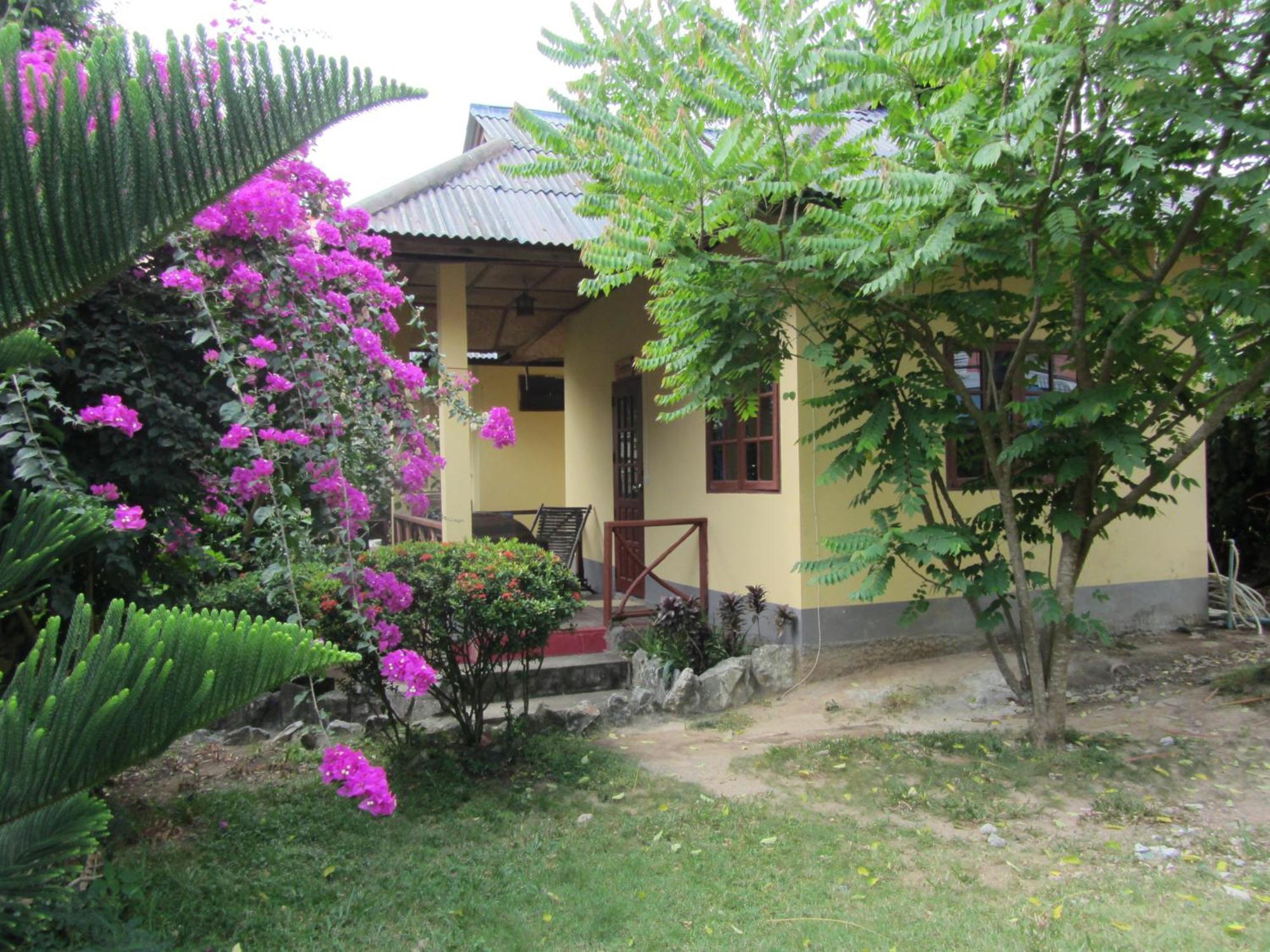 Flower Paradise Bungalows&Swiss Restaurant Roestiland Lamai Beach  Ruang foto