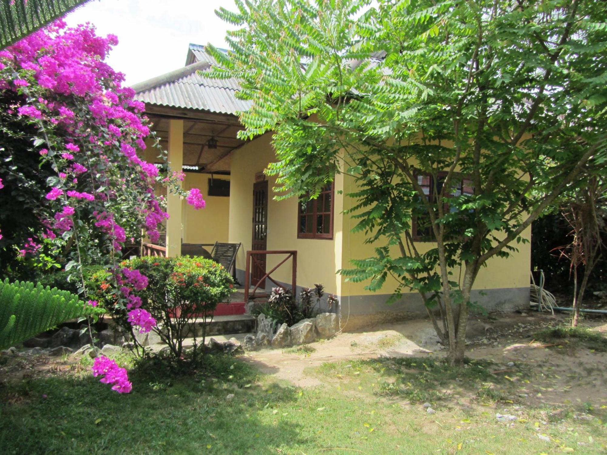 Flower Paradise Bungalows&Swiss Restaurant Roestiland Lamai Beach  Ruang foto