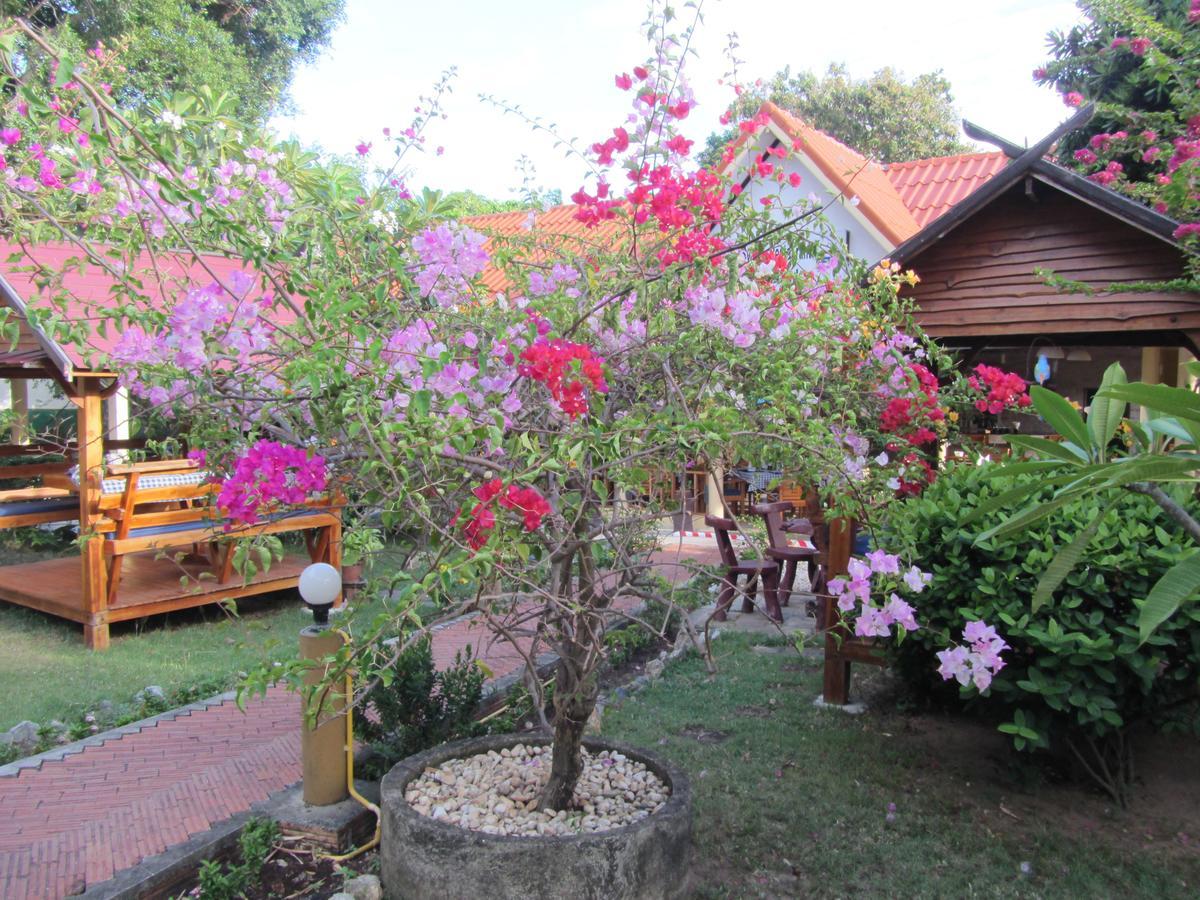 Flower Paradise Bungalows&Swiss Restaurant Roestiland Lamai Beach  Bagian luar foto